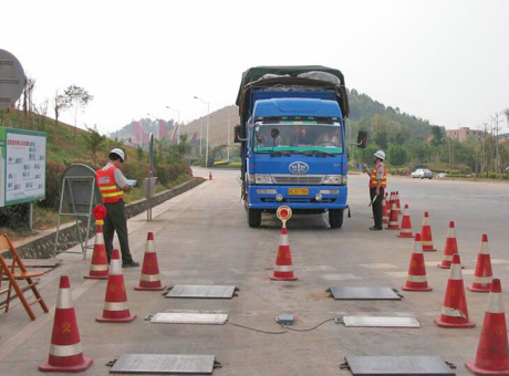 軸重秤-高速公路交警專用地磅、便攜式公路超載檢測系統(tǒng)